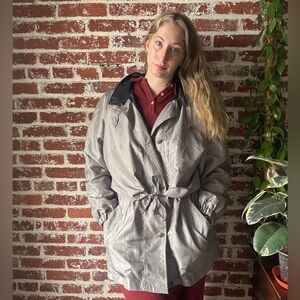 Vintage 90s Neutral Windbreaker Jacket w/tie waist & buttons